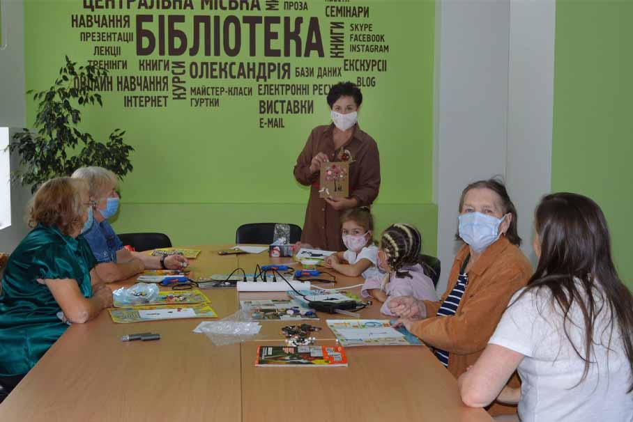 МАЙСТЕР-КЛАС «ПАННО З ҐУДЗИКІВ»