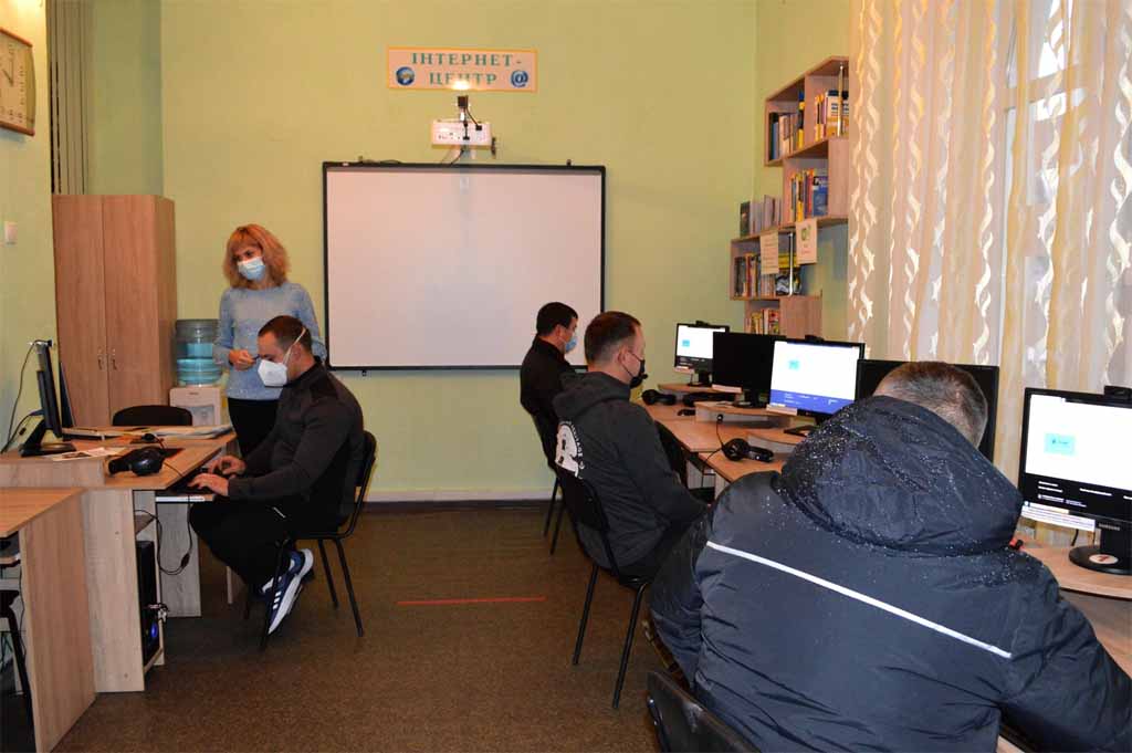 ІСПИТОВІ СЕСІЇ ТРИВАЮТЬ